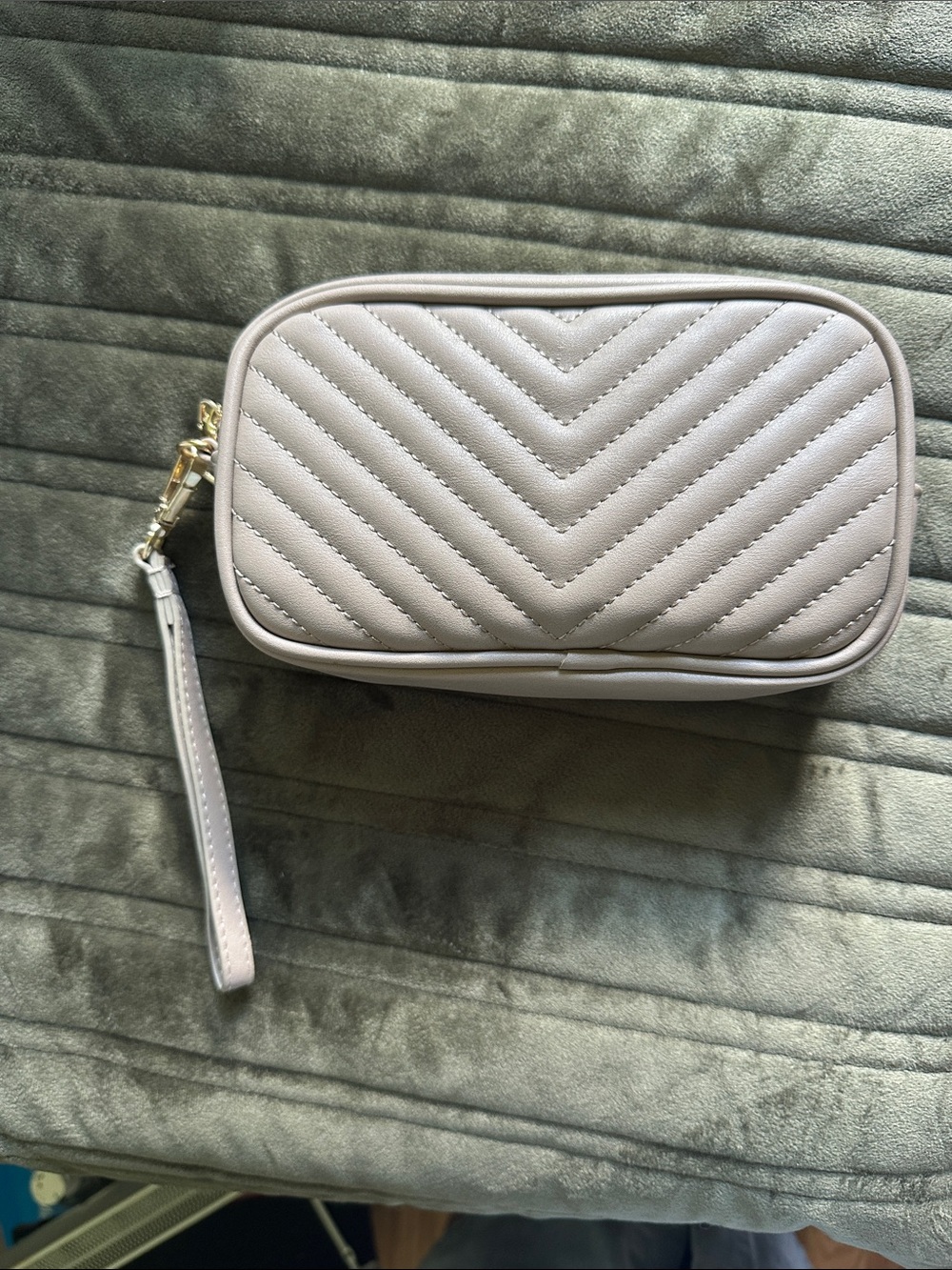 Steve Madden Quilted Wristlet